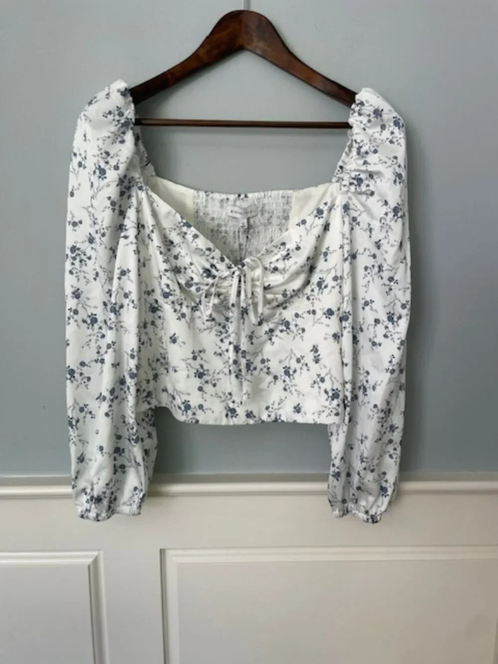 Gianni Bini Floral Milkmaid Coquette Top Puff Sleeve Smocked NWT 12 - Picture 2 of 10